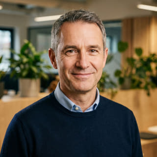 A Kristály Értékmény vezérigazgatójának, James Mitchellnek a profilfotója